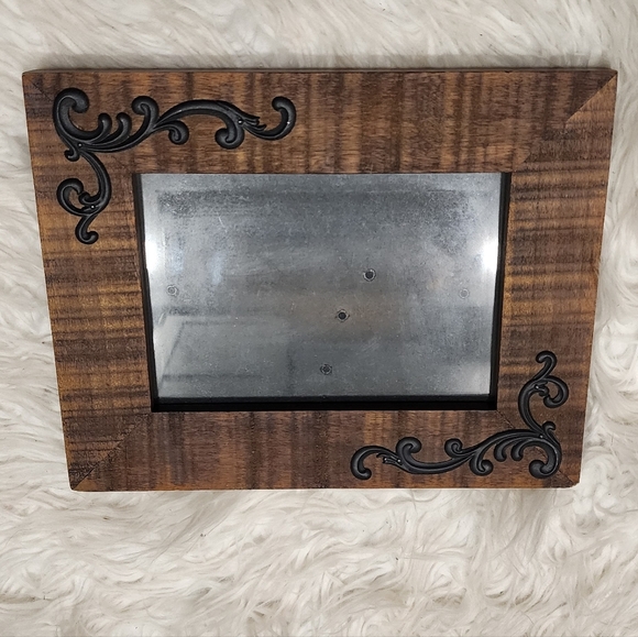 Elegant Brown Wooden Photo Frame with Black Accents - Picture 1 of 3